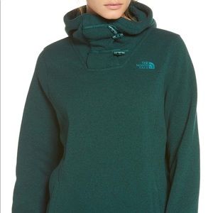 Green toggle north face sweater coat fleece